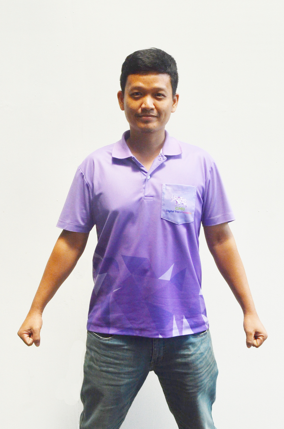 นาย สถิตย์ ศรีกันทา